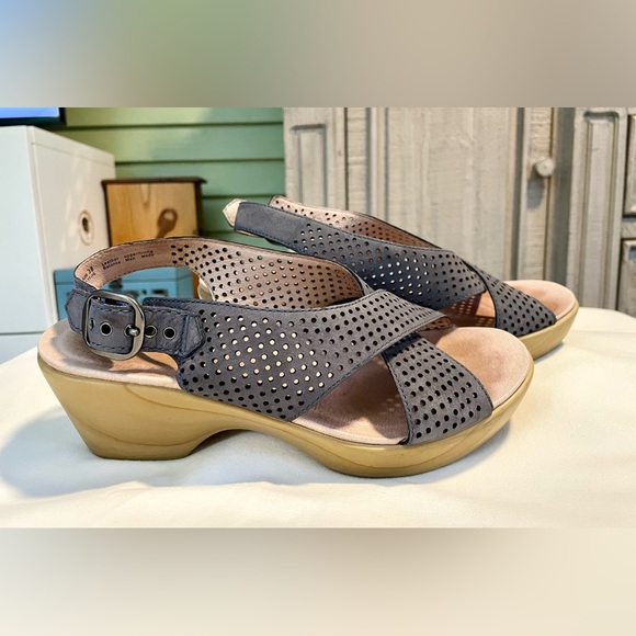 LOT OF 2 DANSKO Jacinda Nubuck & Gray Criss Cross Slingback Sandals- Wmn Sz 7.5 - Picture 8 of 13